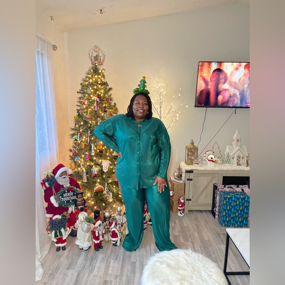 Two-piece plus size pleaded set